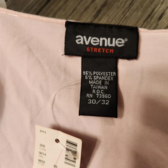 AVENUE Women's Pink Top SIZE 30/32 - Picture 2 of 7